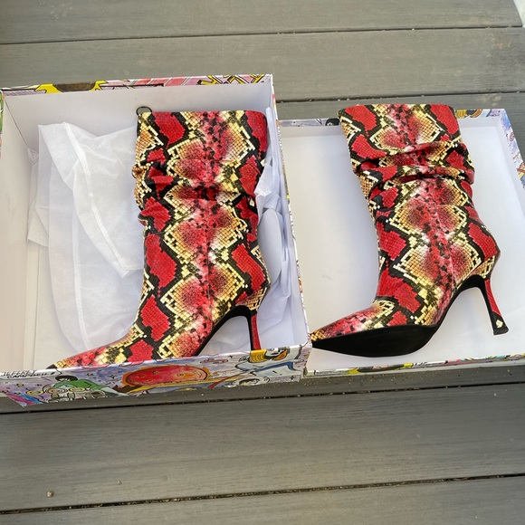 Jeffrey Campbell Guillo-2 Heeled Boots in Red and Yellow Snakeskin Pattern Sz 10 - Picture 8 of 8